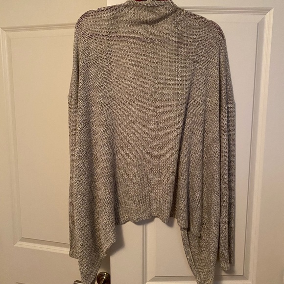 American Eagle Cardigan - Picture 2 of 4